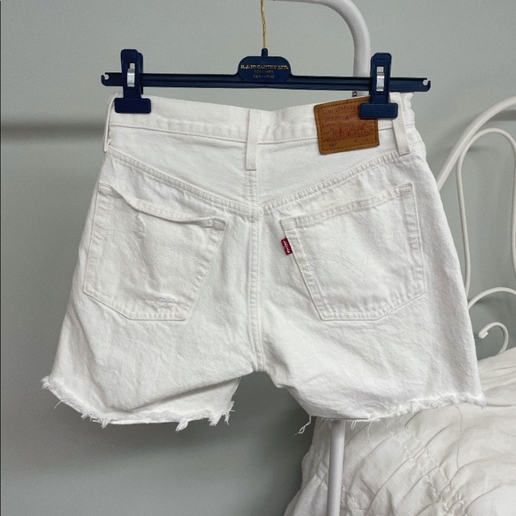 Levi’s Premium 501 High Waisted Jean Short - Picture 4 of 7